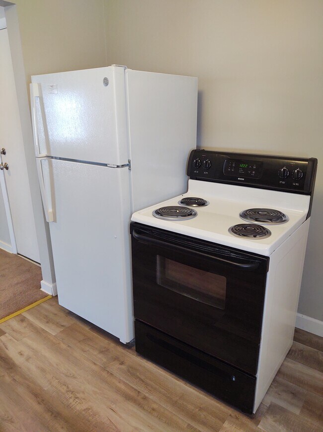 Kitchen - 537 Sewickley St