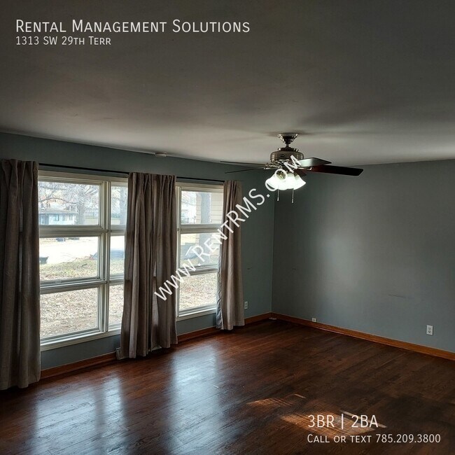 Foto del edificio - *BONUS LIVING ROOM* 1313 SW 29th Terr- 3 B...