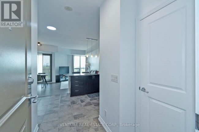Photo du bâtiment - 7730-7730 Kipling Ave