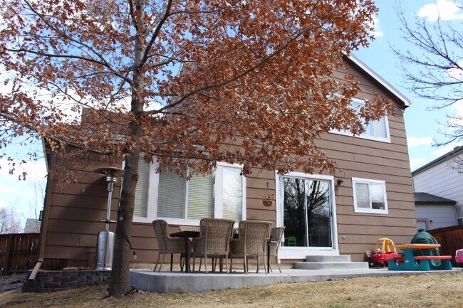 Patio trasero y terraza - 2526 WOODROSE PL