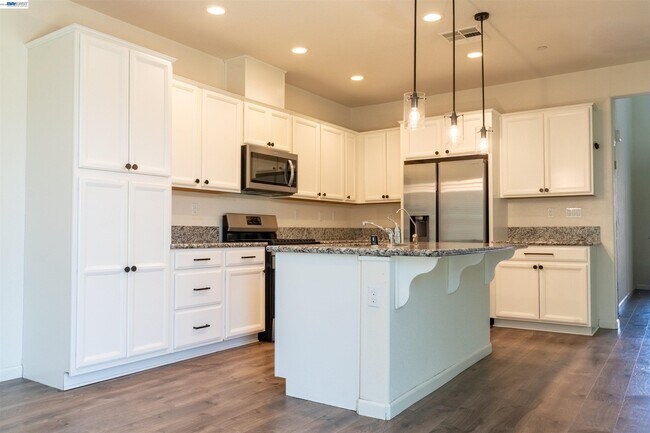 Foto del edificio - 21236 Grapevine Dr