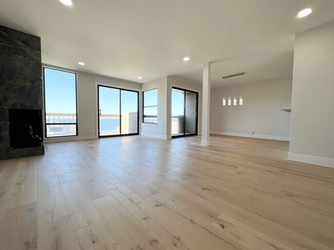 Foto del edificio - Beautifully Remodeled Condo with OCEAN VIE...