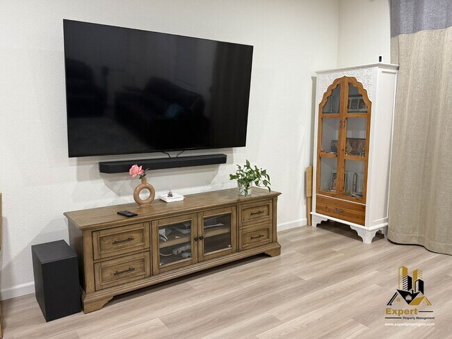 Foto del edificio - 160 Hermosa Ct