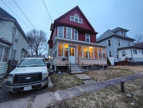 Building Photo - 147 E Matson Ave