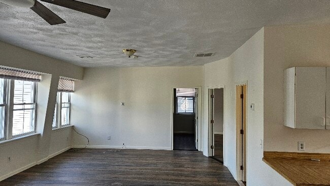 Building Photo - 64 Kenyon St
