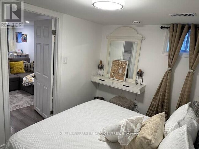 Photo du bâtiment - 17 Oak Park Ave