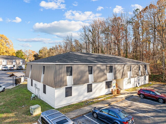 Building Photo - Creekside at Kennedy Mill