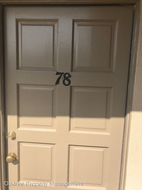 Primary Photo - 74-88 N Laurel St