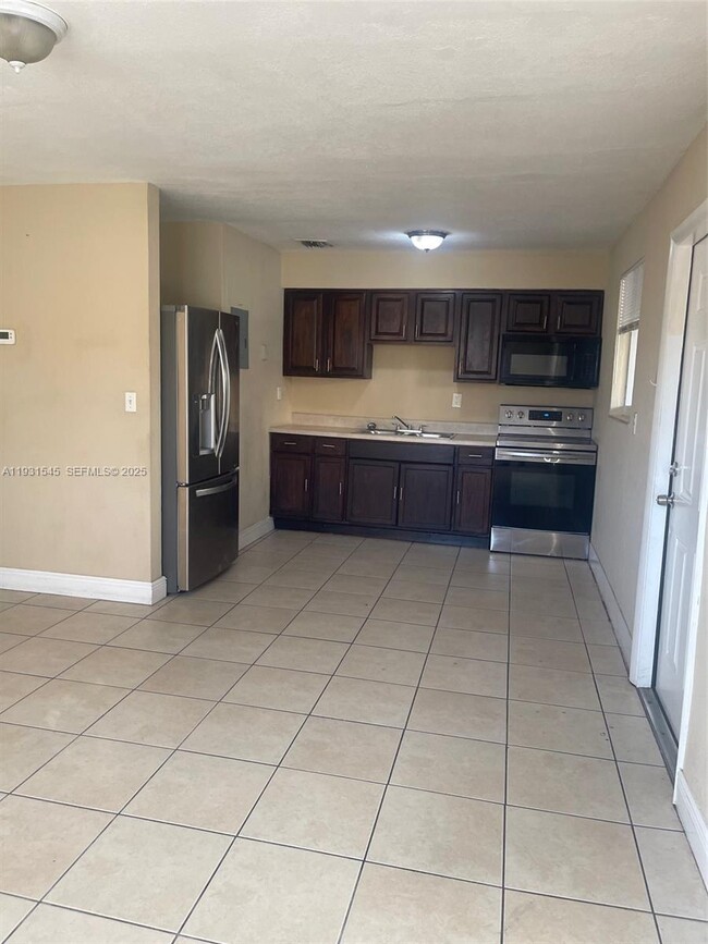 Building Photo - 3031 NW 134th St