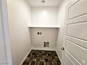 Building Photo - 846 Star Estates Ave