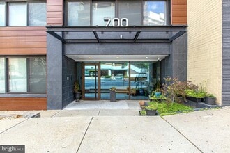Building Photo - 700 Roeder Rd