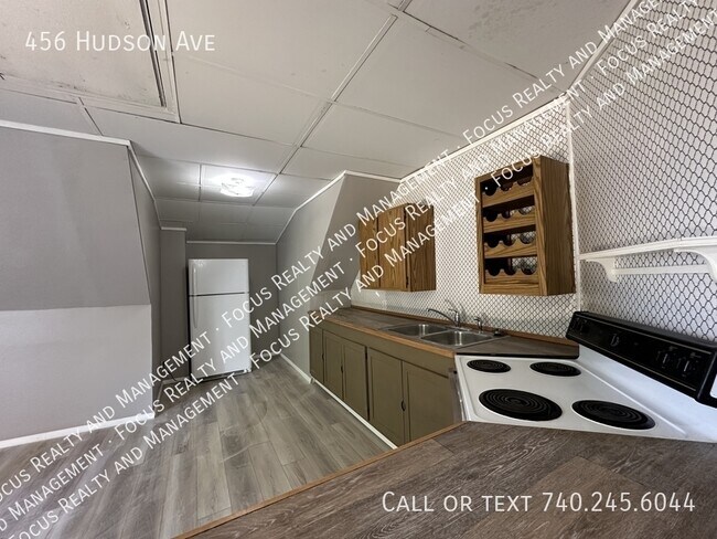 Foto del edificio - 456 Hudson Ave