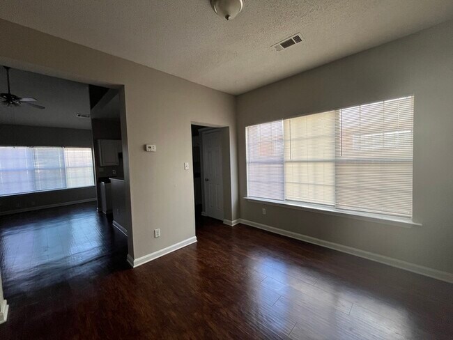 Foto del edificio - 7878 Autumn Creek Dr