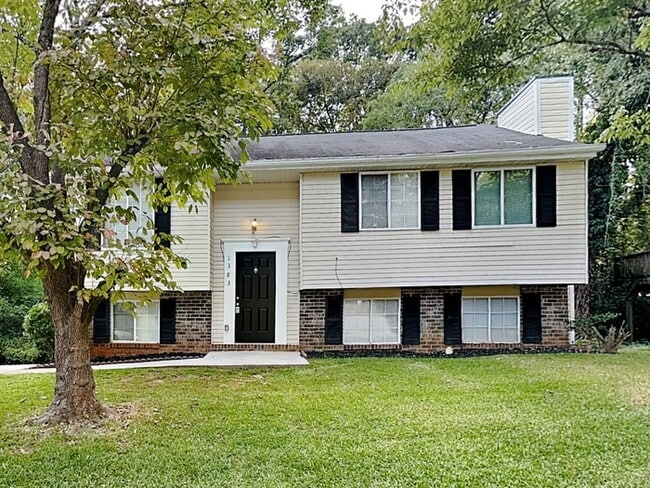 Building Photo - 1383 Muirfield Dr