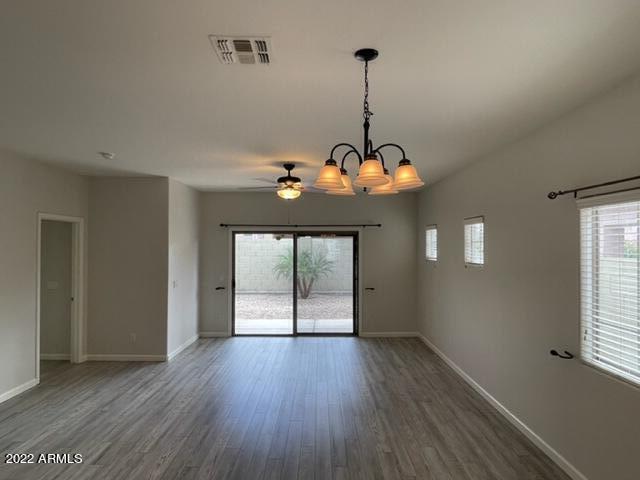 Building Photo - 553 E San Carlos Way