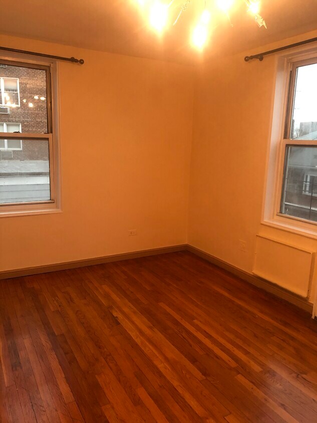 Foto principal - 527 Avenue X