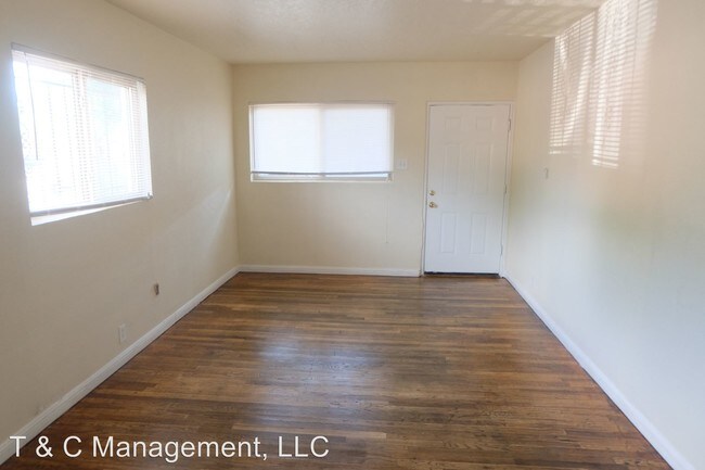 Building Photo - 205 Mesilla St NE