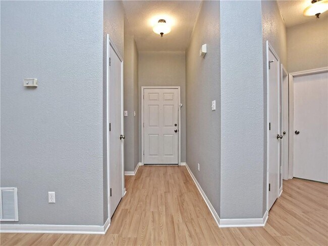 Building Photo - 303 Katy Crossing
