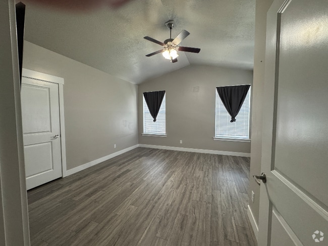 Building Photo - 1128 S 820 E
