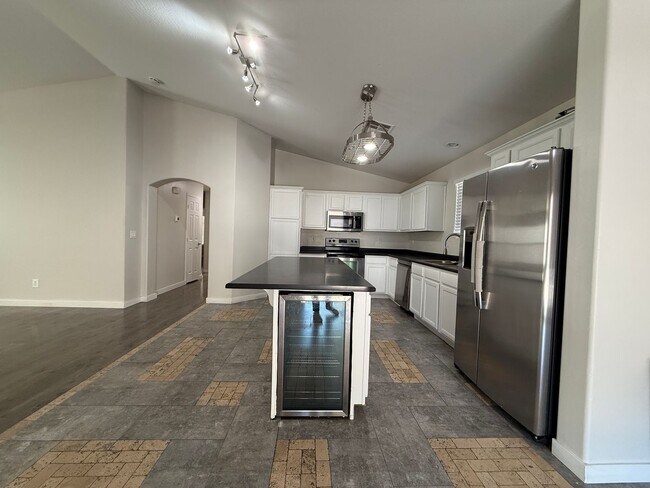 Foto del edificio - Spacious four bedroom for lease in Laveen Meadows!