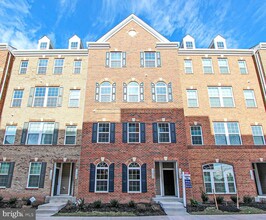 Building Photo - 13652 Endeavour Dr