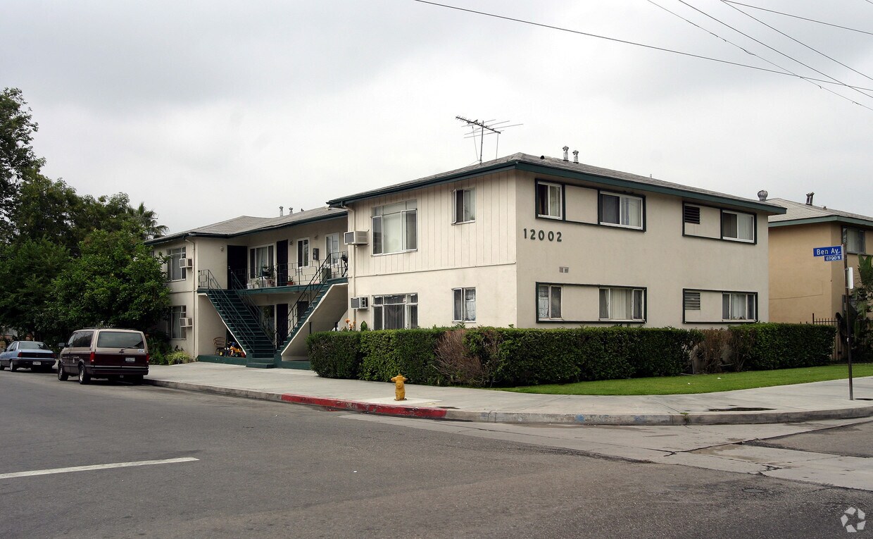 Building Photo - 12002 Hart St