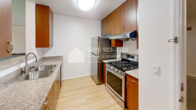 Foto del edificio - 989 Franklin St