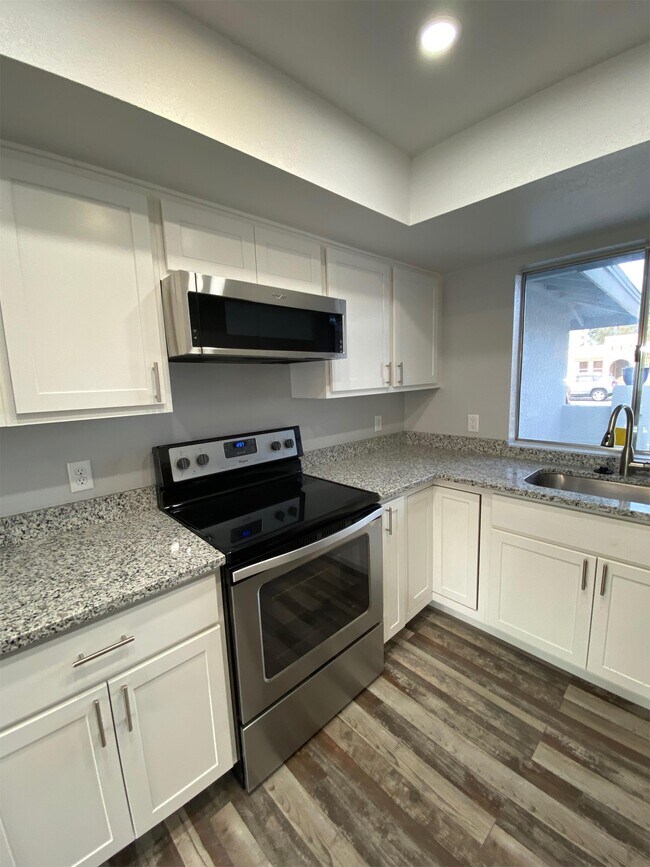Building Photo - 4007 W Rue De Lamour Ave