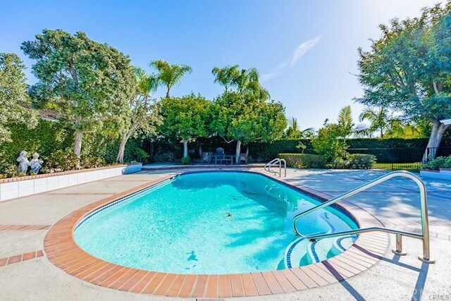 Building Photo - 500 Angelita Dr