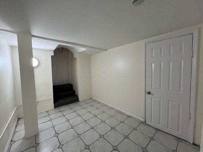 Building Photo - 4211 Parker Ave