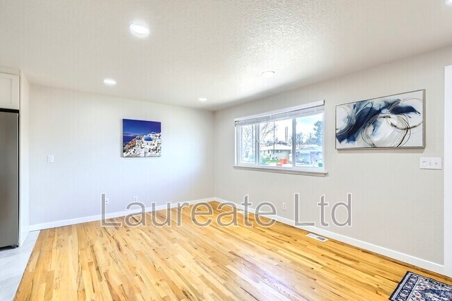 Foto del edificio - 8344 Charlotte Way