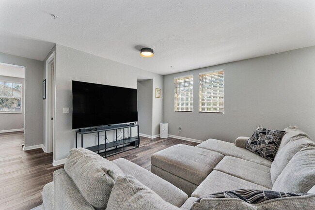 Foto del edificio - 500 Pacific Grove Dr