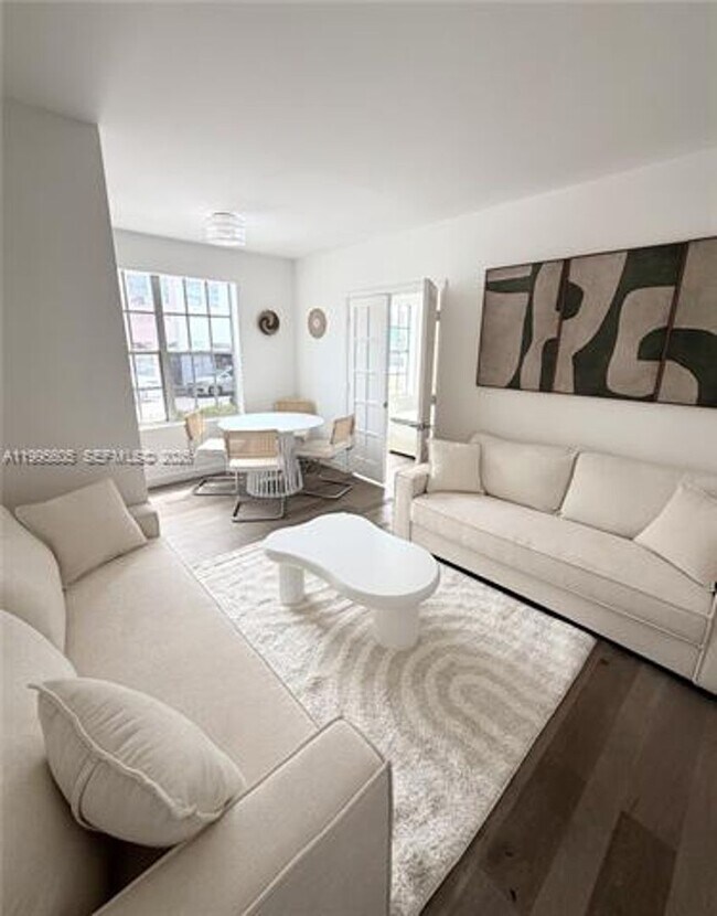 Photo - 605 Euclid Ave Apartment