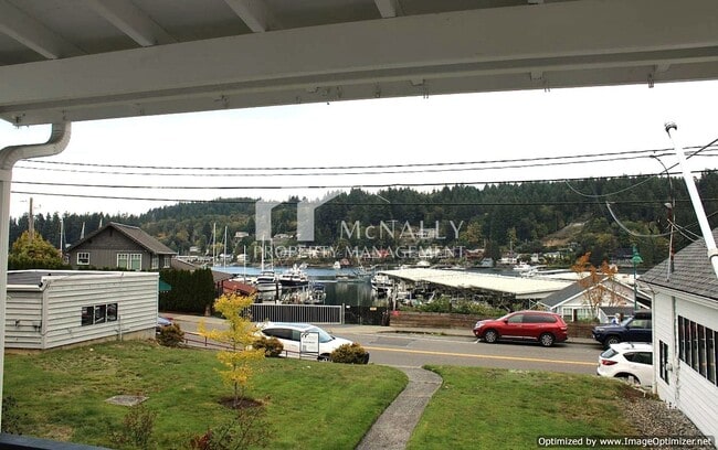 Foto del edificio - Bright 2 Bedroom 1 Bath Craftsman in Desir...