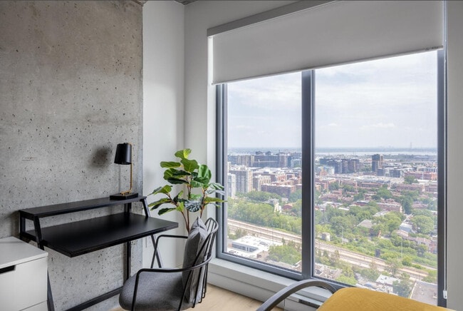 Building Photo - 1555 Boul. René-Lévesque O