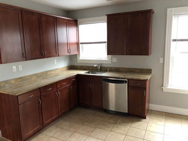 Building Photo - 122 Calumet St