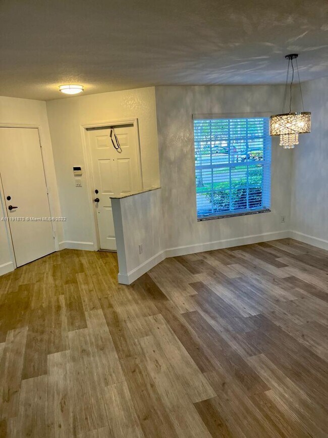 Foto del edificio - 2940 NW 99th Ter