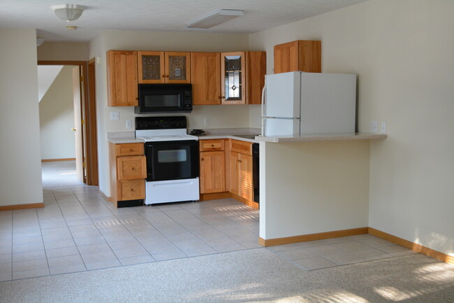 Kitchen - 802 W White River Blvd