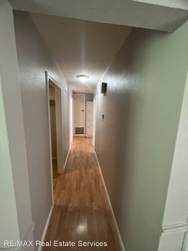 Building Photo - 3 br, 1 bath House - 8503 Meadow Parkway