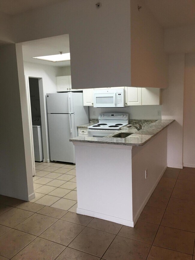 Building Photo - 2801 Sarento Pl