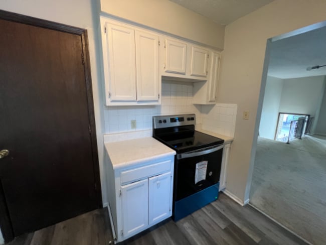 Building Photo - 1318 S Olive St