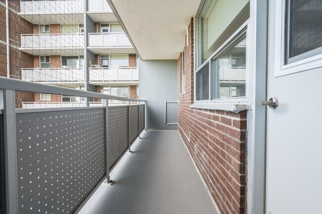 Photo du bâtiment - 230 Oak St