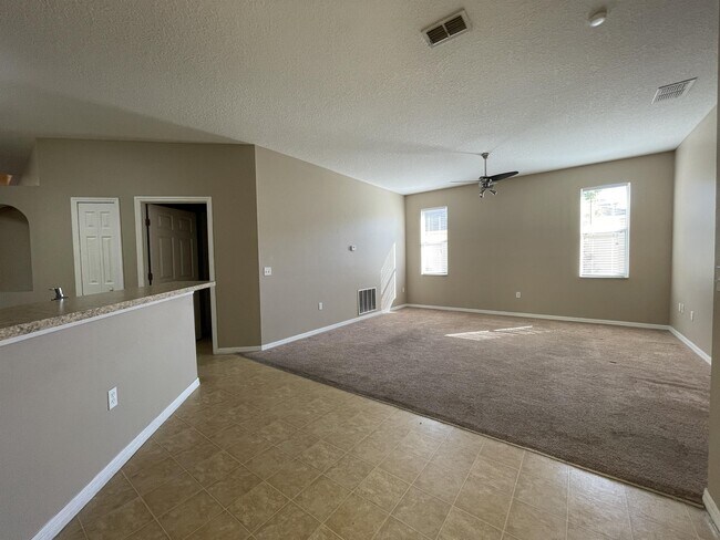 Foto del edificio - 539 Bassett Dr