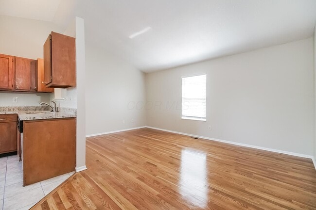Building Photo - 1574 Autumn Village Dr