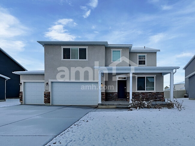 Building Photo - 301 N Gibbons Ln