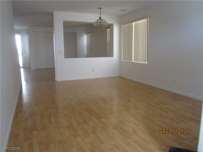 Foto del edificio - 8328 Crown Peak Ave