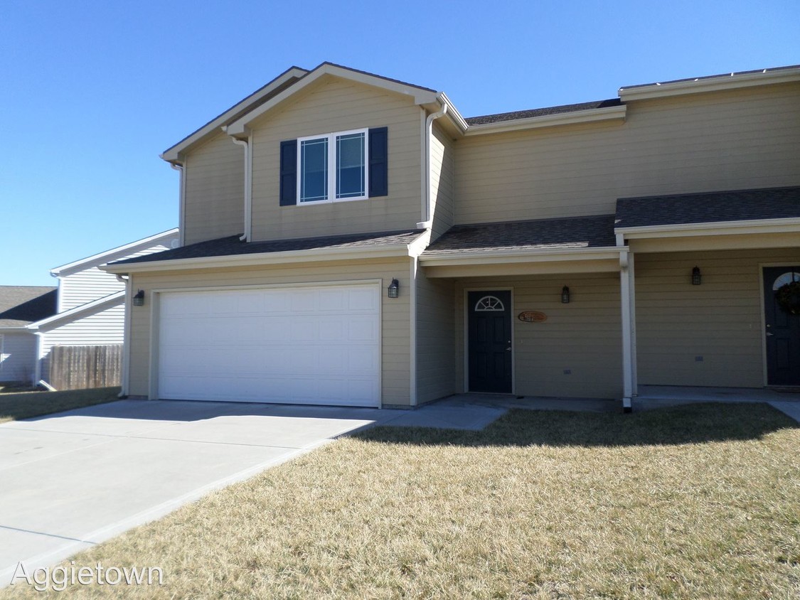 Primary Photo - 3 br, 2.5 bath House - 502 Highland Ridge