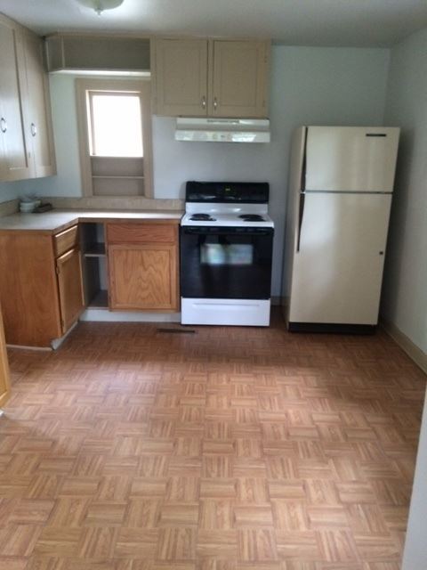 Building Photo - 2 br, 1 bath House - 460 W. 4th Street
