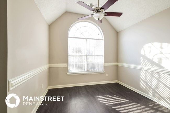 Foto del edificio - 8306 Red Creek Dr