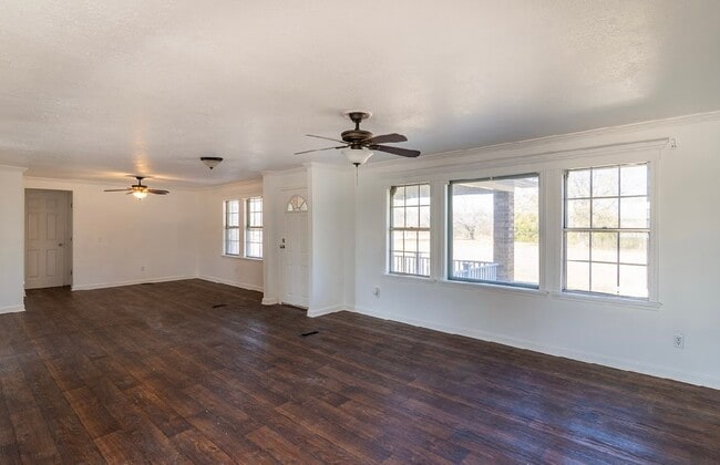 Foto del edificio - 416 May Rd